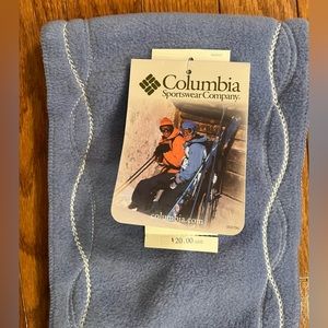 NWT. Columbia Fleece Scarf/Periwinkle/ One Size